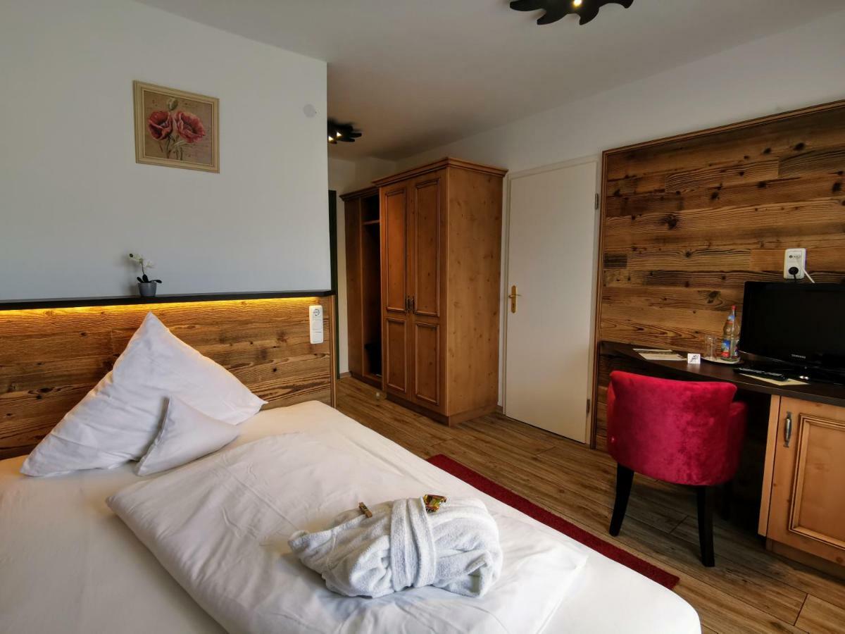 Hotel Wagner Riezlern Esterno foto